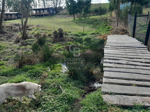 Parcela Con Dos Cabañas En Funcionamiento - Oportunidad