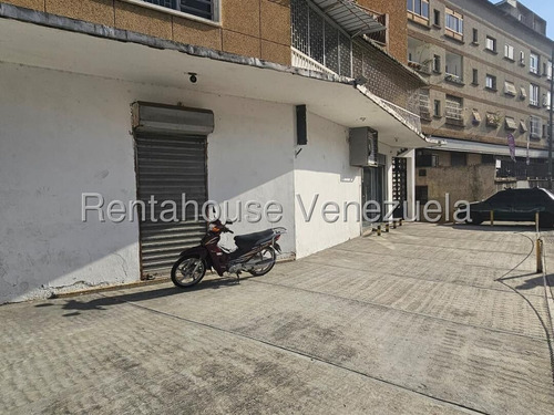 Y.t. Local Comercial En Venta, La Carlota Mls #25-14913