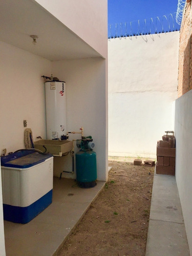 Renta Casa Nueva, 3er Anillo Al Sur, 4 Recs, 2.5 Baños, $7,5