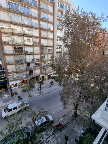 Imagen 10 de 14 de Lindo Apto A Pasos Del Parque En 21 De Septiembre Y A Mts De Ellauri. 1 Dormitorio 55 Mts Reales Al Frente Y Contra Frente Edif. Con Vig. 24 Losa Individual Bbcoa Solo Porto O Sura. Gc7000