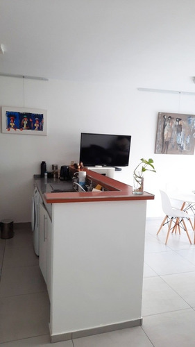 Imagen 7 de 14 de Departamento De 2 Ambientes Muy Luminoso. El Precio De La Publicación Es Para 2 Huéspedes. De Ser Más El Valor Es A Convenir