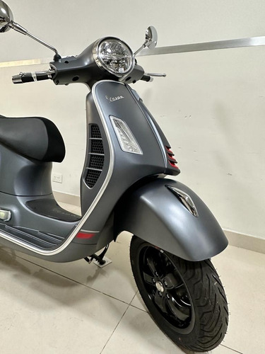 Imagen 14 de 15 de Vespa Super Sport 300 Hpe Automatico Scooter Bbva Tasa 0 %