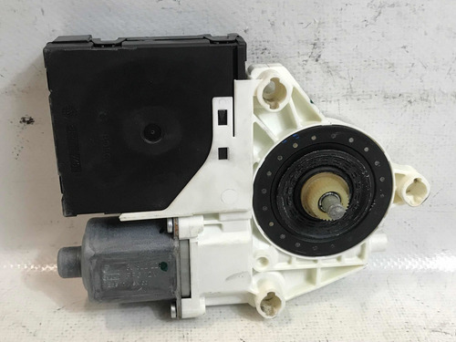 Volkswagen Jetta 2003-2008 Motor Cristal Delantero Derecho (Usado)