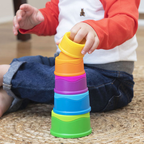 Set Tacitas Apilables Con Popits Fat Brain Toys Para Bebes