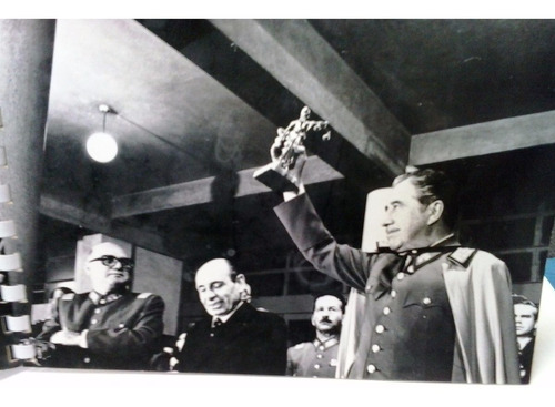 Fotografía Augusto Pinochet Año 1975