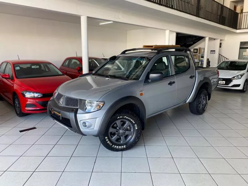 Mitsubishi L200 L-200 Triton Savana