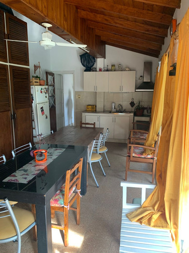 Casa 4ambientes Laprida 1667