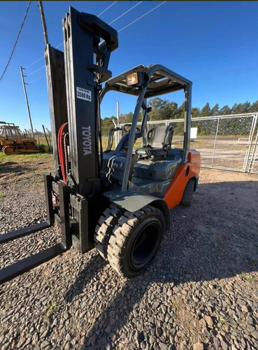 Autoelevador Toyota 3500kg Duales Torre Triple C/desplazador