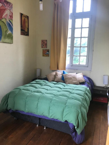 Casa En Venta En Pasaje Cerrado, Excelente Estado !!