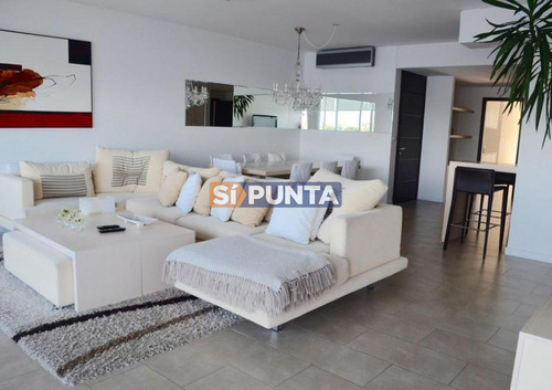 Imagen 2 de 16 de Apartamento De 3 Dormitorios Y Dependencia En Alquiler - La Barra