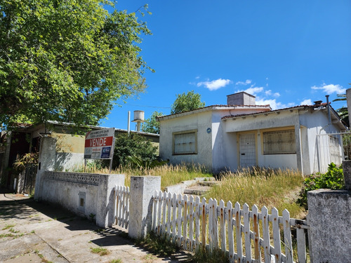 Casa 3 Amb. Zona Residencial. Con Gas Natural. Lote 10 X 30