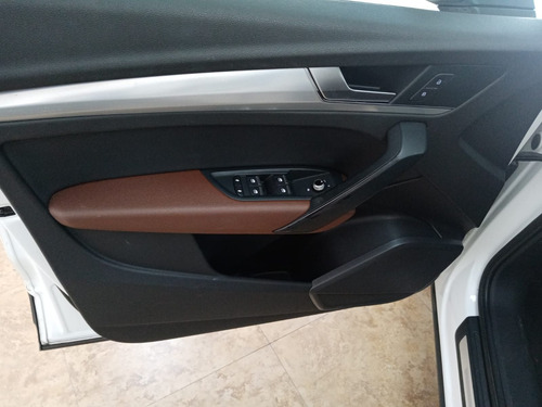 Audi Q5 2.0 L4 Dynamic S-Tronic At