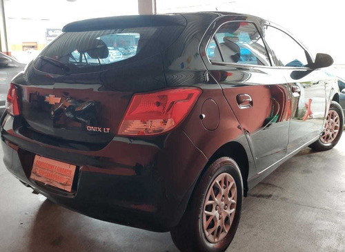Imagem 4 de 8 de Chevrolet Onix 1.0 Lt Spe/4
