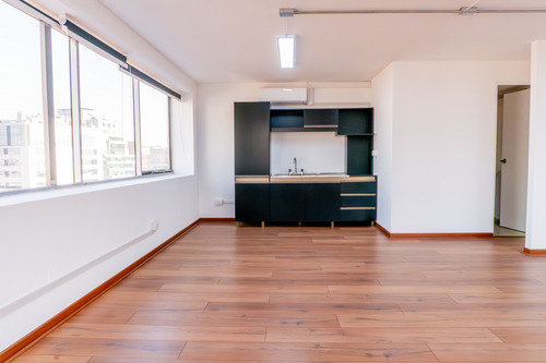 Impecable Oficina Planta Libre, 125 M2, Metro Los Leones