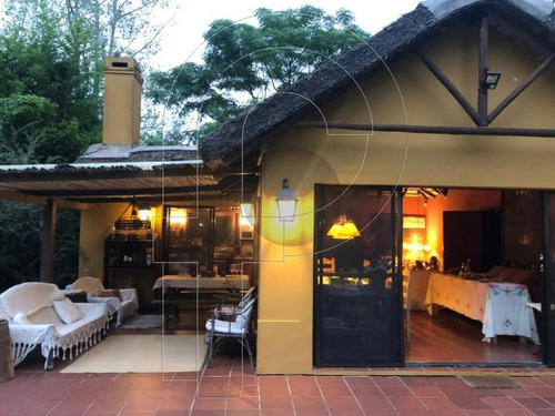 Gran Casa Con Piscina Y Barbacoa En La Barra, El Tesoro, Maldonado, Uruguay