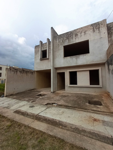 Imagen 1 de 11 de Casa En Venta Obra Gris En Arjona, San Cristóbal