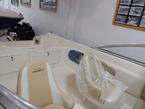 Lancha Open Cero Hs Trakker 520 Para Potencias De 40 A 90 Hp