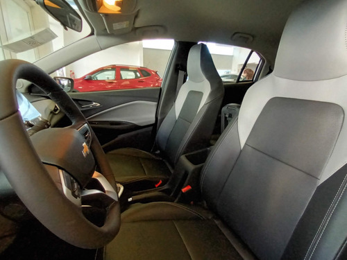 Imagen 9 de 21 de Chevrolet Onix Premier At Mr