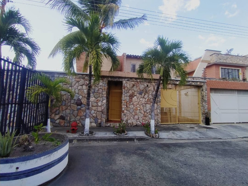 Casa En Las Quintas, Naguanagua. Conjunto Las Quintas Del Norte. (sarisg-05)