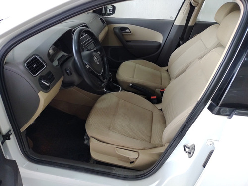 Imagen 6 de 6 de Volkswagen Polo 2017 1.6 Comfortline