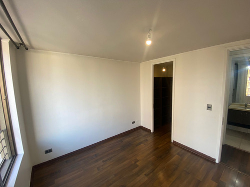 Arriendo Departamento De 2 Dormitorios En Santiago.