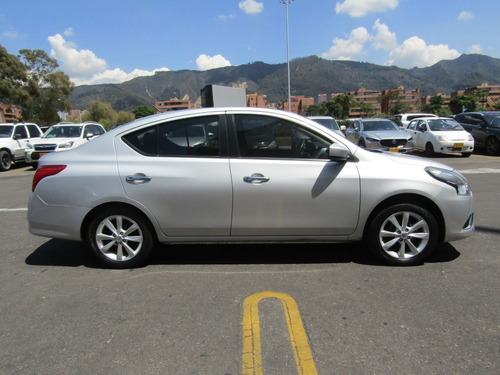 Nissan Versa Advance Automatico