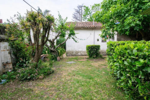 Casa En Venta - 2 Dormitorios 2 Baños - 300mts2 - City Bell