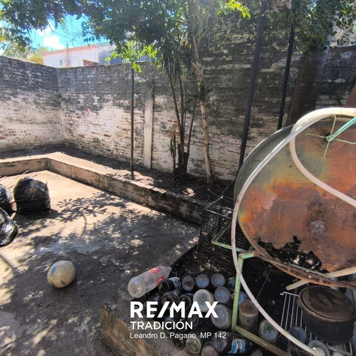 Venta Casa 5 Ambientes B. Yaponaga