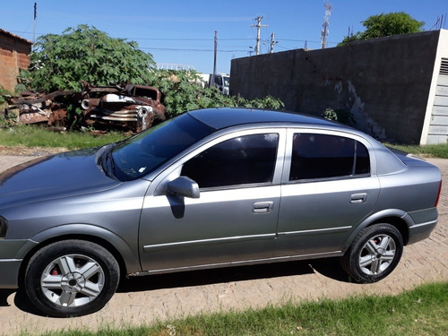 Chevrolet Astra Sedan 2000 1.8 Gl 4p