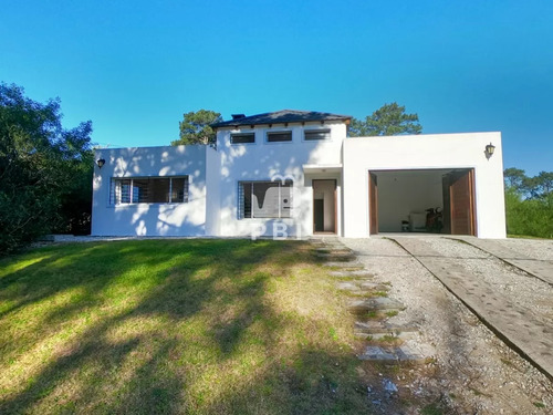 Casa 3 Dormitorios En Club Del Lago, Punta Ballena - Ref : Pbi2327
