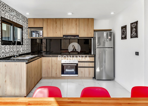 Casa En Venta Punta Colorada, 150 Metros De La Playa. Piscina, 3 Dormitorios, 3 Baños