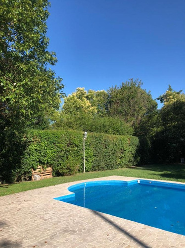Imagen 8 de 30 de Excelente Casa Quinta Con Pileta Y Quincho Cerrado