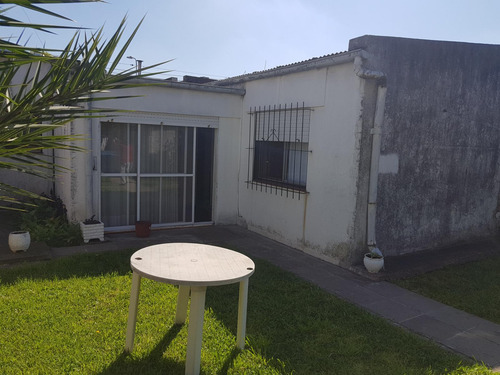 Casa Más Local En El Centro De Gral. Rodriguez
