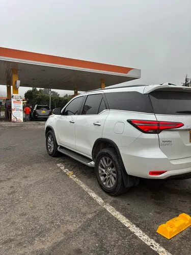 Toyota Fortuner 2.8 SRV