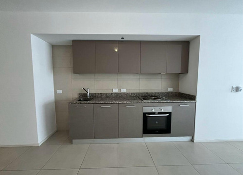 Excelente Monoambiente De 47 M² Con Balcón Y Patio