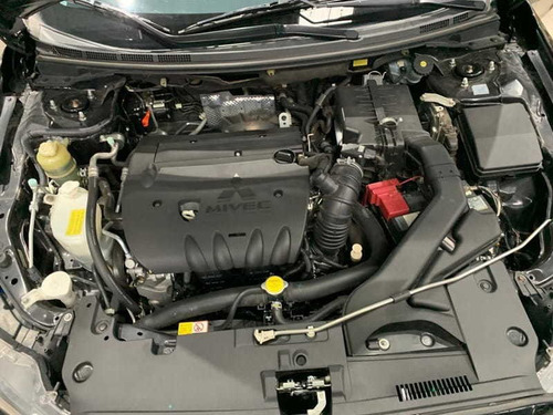 Imagem 12 de 14 de Mitsubishi Lancer Hl T 2.0 16v 160cv Aut 2018