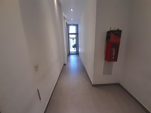 Imagen 6 de 7 de Venta - Oficina - S.justo (ctro)-alquiler- Oportunidad- Consultorio - Inversión - Unlam