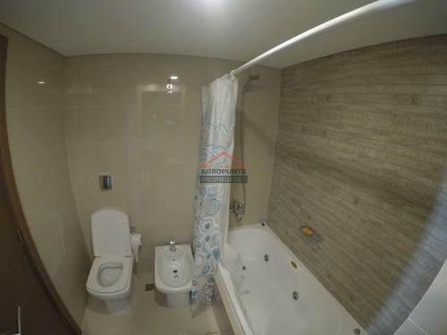Apartamento En Brava, 1 Dormitorio- Ref: 2943