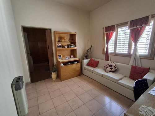 Casa Con Lote Propio En Venta. Jose Leon Suarez