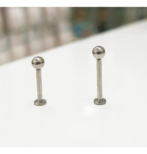 Imagen 2 de 2 de Piercing Labret Titanio Piercing Argentina ®