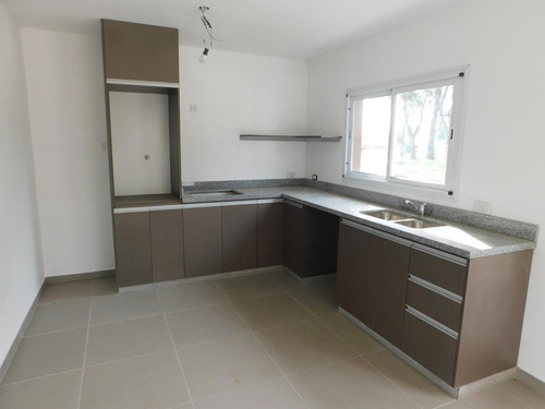 Imagen 12 de 18 de Casa En Venta - Francisco Alvarez
