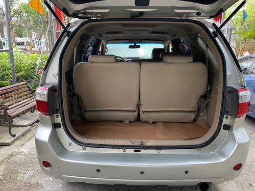 Imagen 9 de 11 de Toyota Fortuner 2011