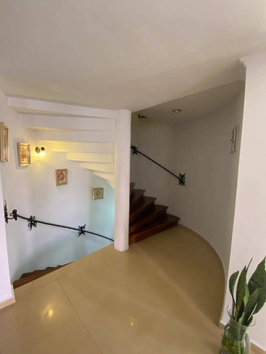 Imagen 7 de 15 de Venta De Casa Altos De Guataparo9869