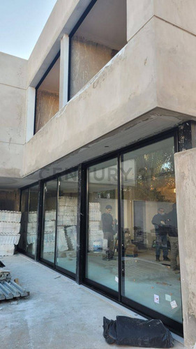 Casa En Venta En Barrio Cerrado La Plata
