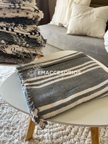 Imagen 4 de 10 de Mantas Grandes 150 X 220 Para Sillon Pie De Cama Alfombra
