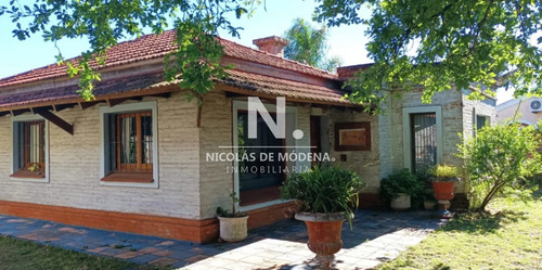 Vende Casa En Altos Del Pinar De 3 Dormitorios.