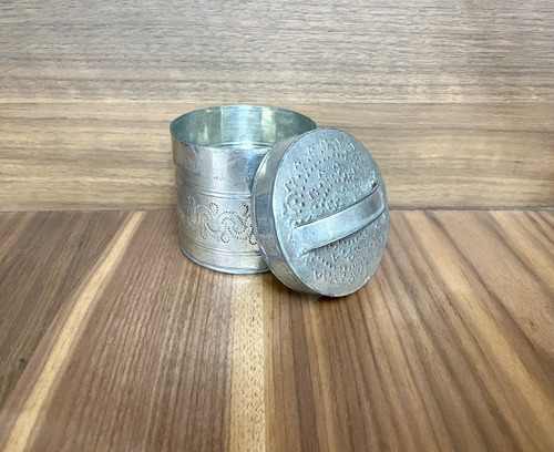 Antigua Lata Bote De Aluminio Grabada A Mano De 1970 (Usado)