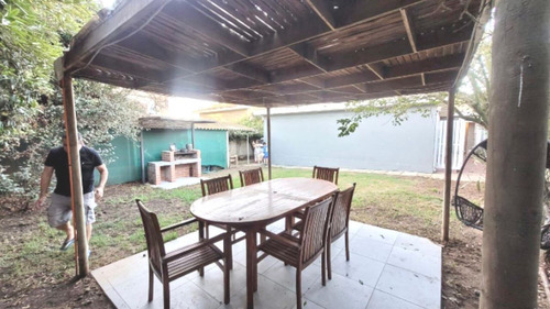 Casa En Venta De 4 Dorm. En Concón
