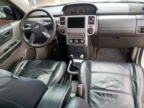 Nissan X-Trail 2.5cc MT AA 4X4