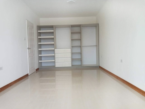 Imagen 8 de 23 de Casa Quinta San Antonio De Los Altos Century 21 Plaza Francia 04125033903 Sz